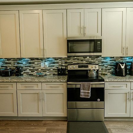 Enjoy This Mini-Mansion Near Downtown And The Airport! 애틀랜타 외부 사진