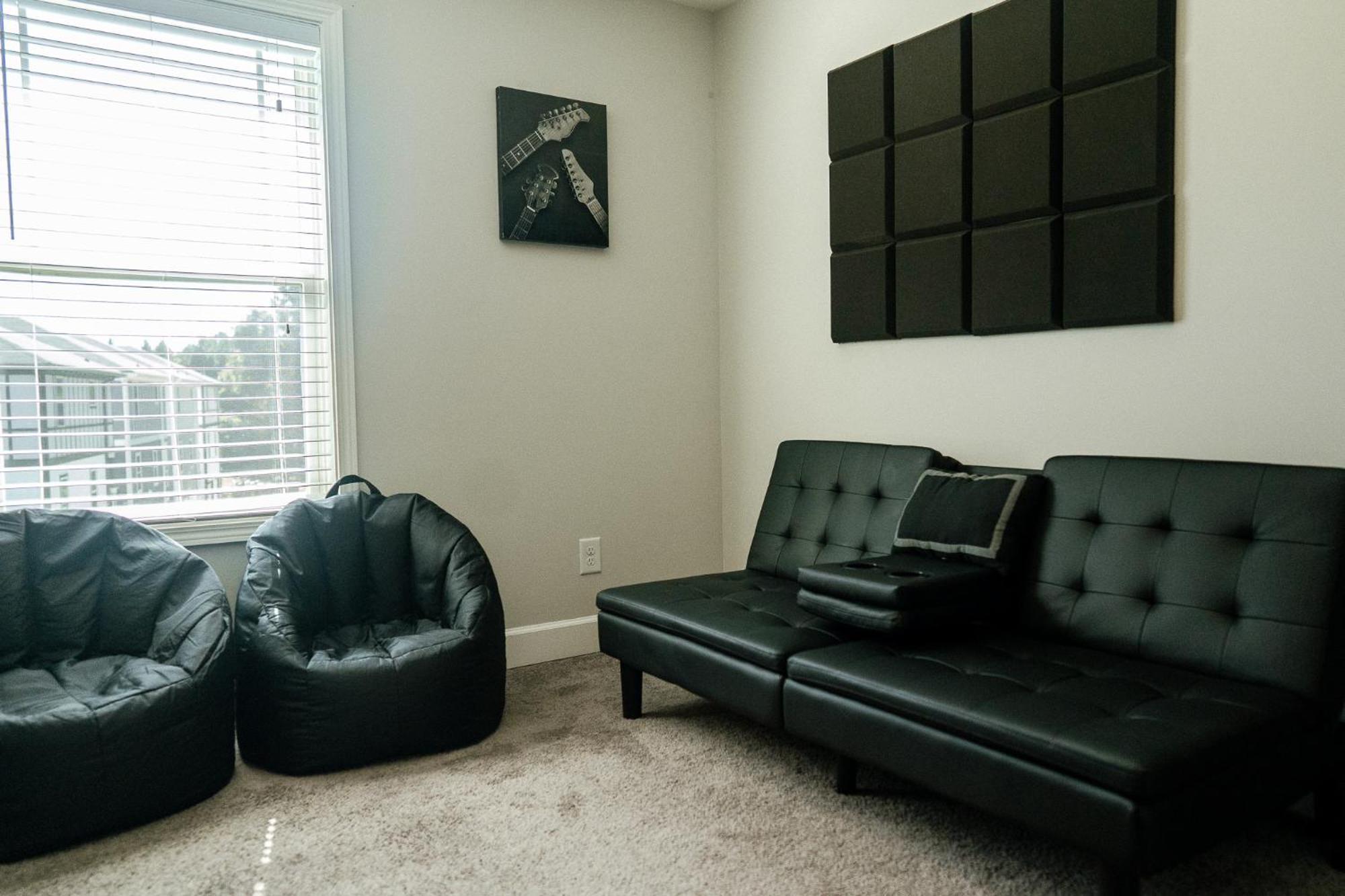 Enjoy This Mini-Mansion Near Downtown And The Airport! 애틀랜타 외부 사진