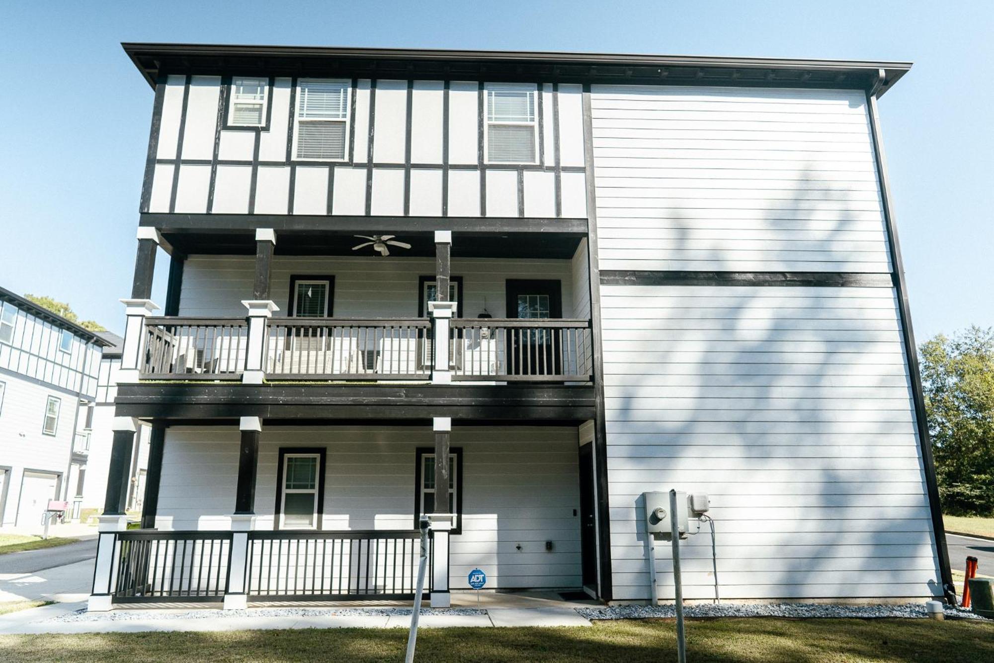Enjoy This Mini-Mansion Near Downtown And The Airport! 애틀랜타 외부 사진